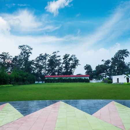 Shanti Resorts Valsad Eksteriør bilde