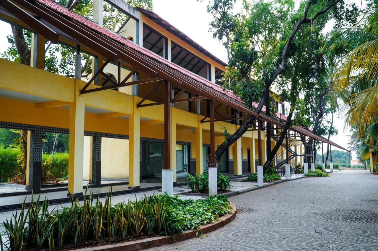 Shanti Resorts Valsad Eksteriør bilde