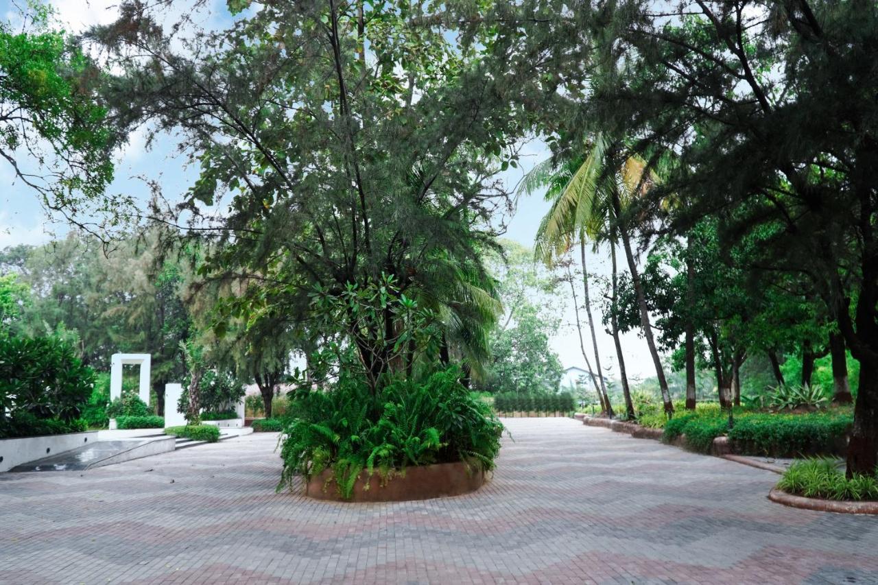 Shanti Resorts Valsad Eksteriør bilde