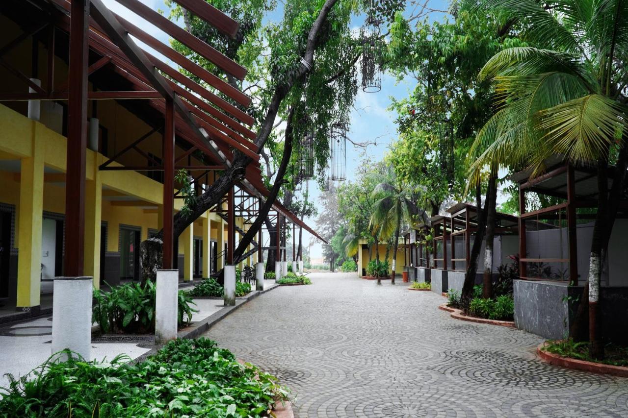 Shanti Resorts Valsad Eksteriør bilde