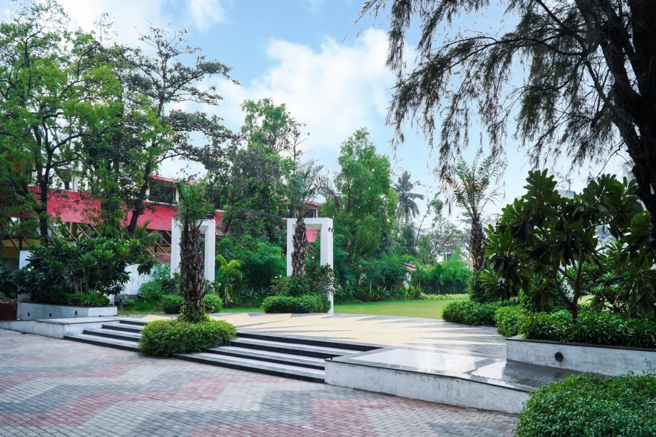 Shanti Resorts Valsad Eksteriør bilde